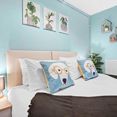 Queens Apartment - By My Getaways - Free Parking For One Car Hove Extérieur photo