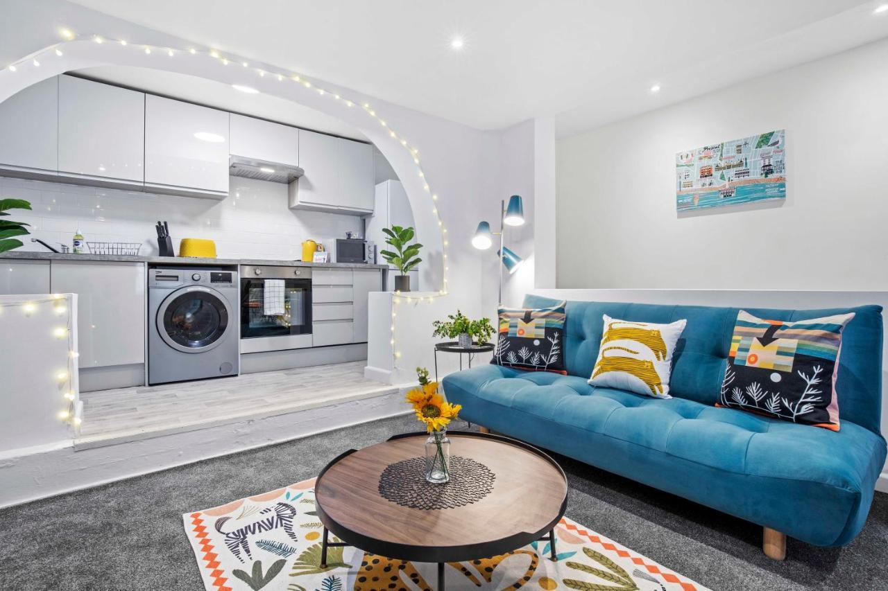 Queens Apartment - By My Getaways - Free Parking For One Car Hove Extérieur photo