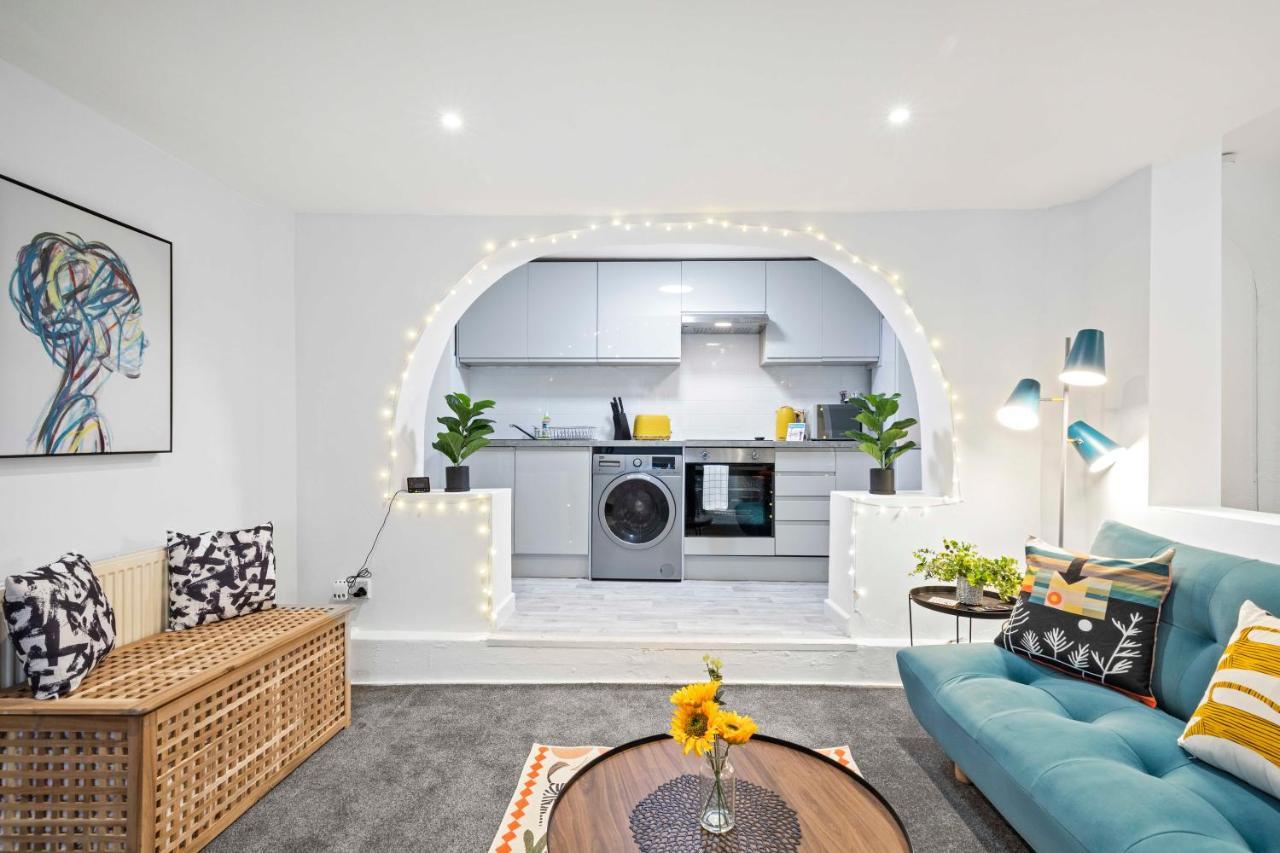 Queens Apartment - By My Getaways - Free Parking For One Car Hove Extérieur photo
