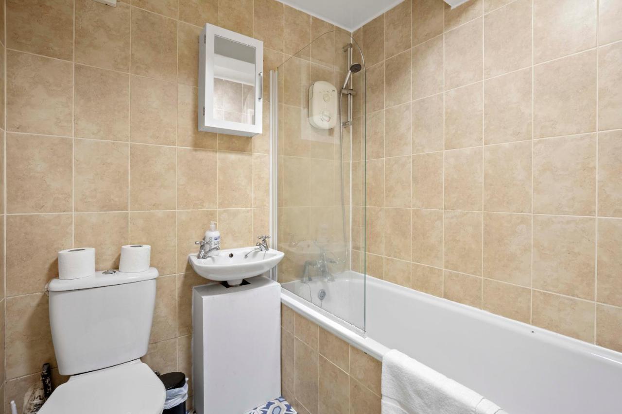 Queens Apartment - By My Getaways - Free Parking For One Car Hove Extérieur photo